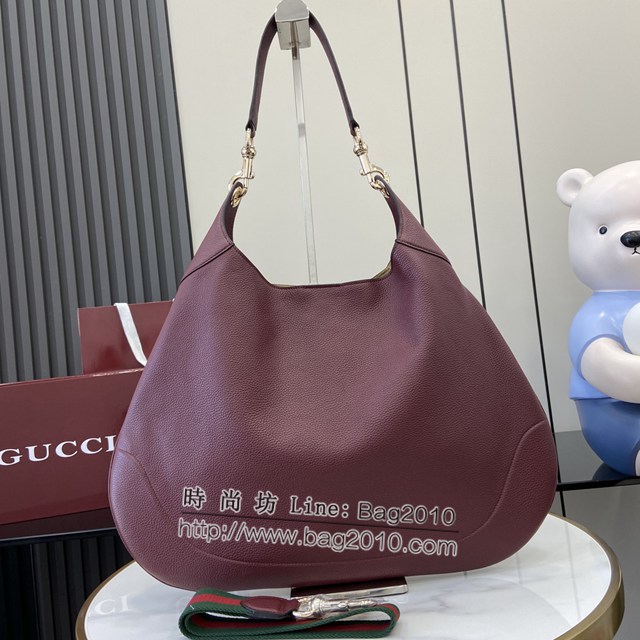 Gucci專櫃古馳最新款Body雙鎖扣中號肩背包 jh2041型號：820169